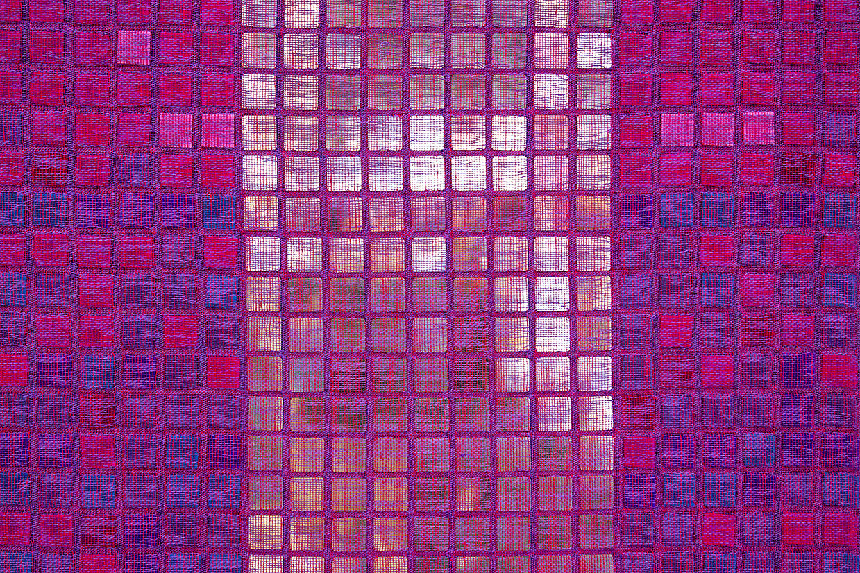  rotviolettes Altarantependium von Beate Baberske aus verschiedenfarbigen Quadraten